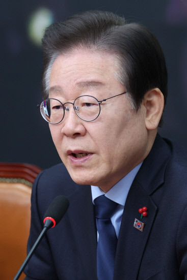 정치권 성탄 메시지 희망 가득하지만, 현실에서는 과연?
