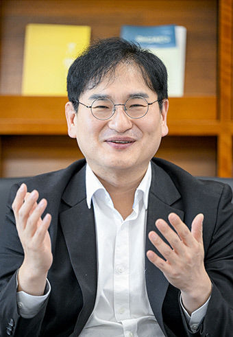 폭력보다는 타협…말 위에선 천하를 얻어도 다스릴 순 없다