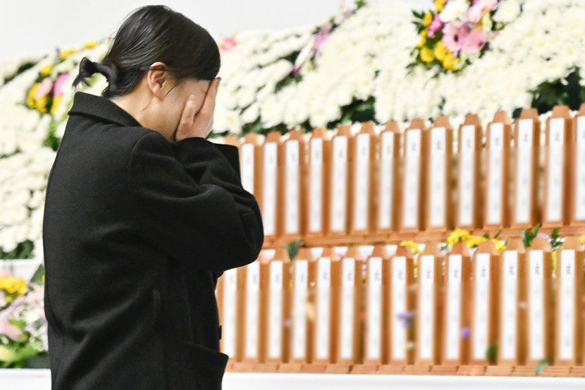 [제주항공 여객기 참사] [르포] 남일 같지 않아 합동분향소 추모 행렬