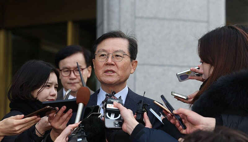 윤 대통령 측, 공수처 체포영장 청구에 수사 권한 없다 반발