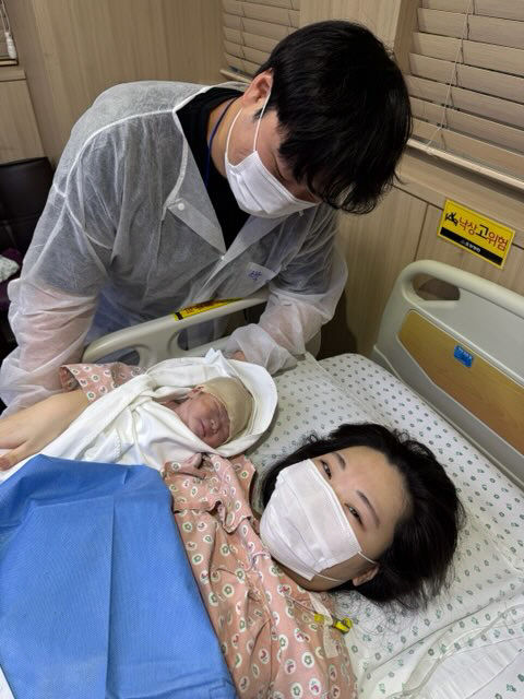 “푸른 뱀의 해 시작!” 대구 효성병원에서 첫둥이 태양이 탄생