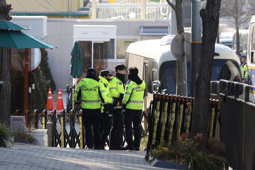 尹측 공수처, 경찰 수사 지휘 안 돼…기동대 체포될 수도
