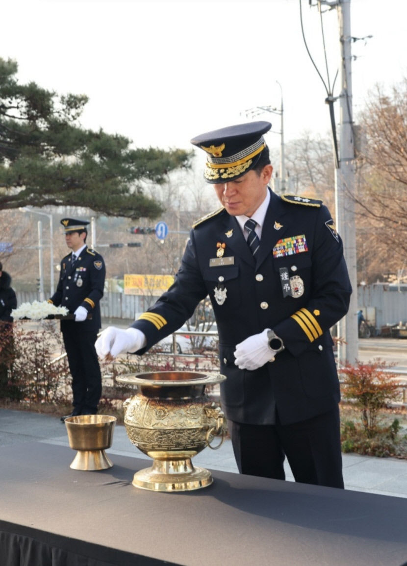 이승협 대구경찰청장, 호국 순직 경찰 추모비 참배 행사 참석