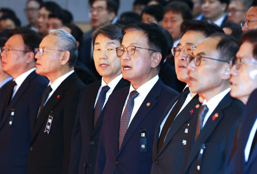 최상목 권한대행, 헌법재판관 임명 두고 엇갈린 평가…정치적 타협? 민생 우선?