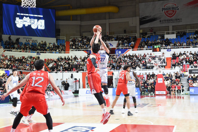 벨란겔 3점슛 신기록 달성…농구영신 가운데 역대 최다 3점슛 달성