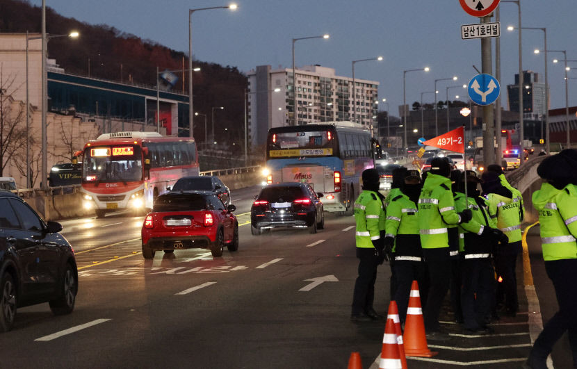 [속보] 尹 관저 앞 경찰 기동대 45개 부대에 2천700여명 배치