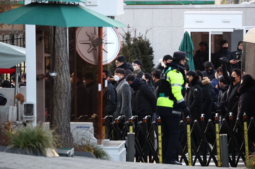 [속보] 尹대통령 측 불법·무효 영장집행 적법 않아…법적조치하겠다
