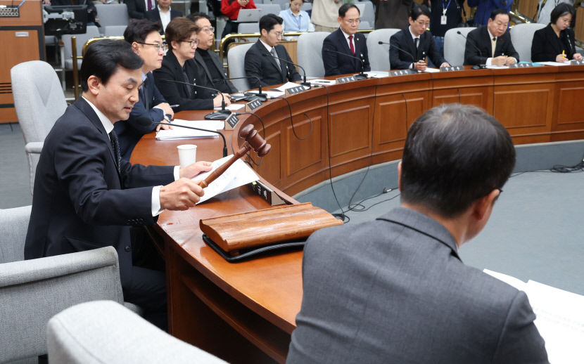 내란국조특위 증인 공방 벌어질까…민주 尹 불러야 vs 국힘 이재명 나와야