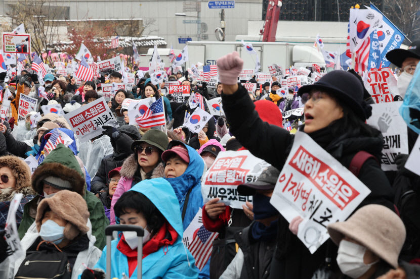尹 탄핵소추 내란죄 제외, 사태 변수될까…與 기각하고 재의결 野 재정리