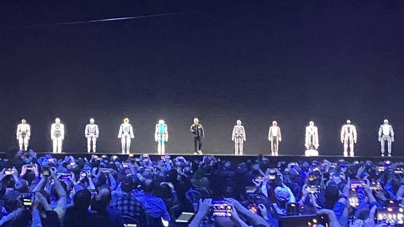 [CES 2025] 엔비디아 CEO 젠슨 황, 로봇과 함께 기조연설