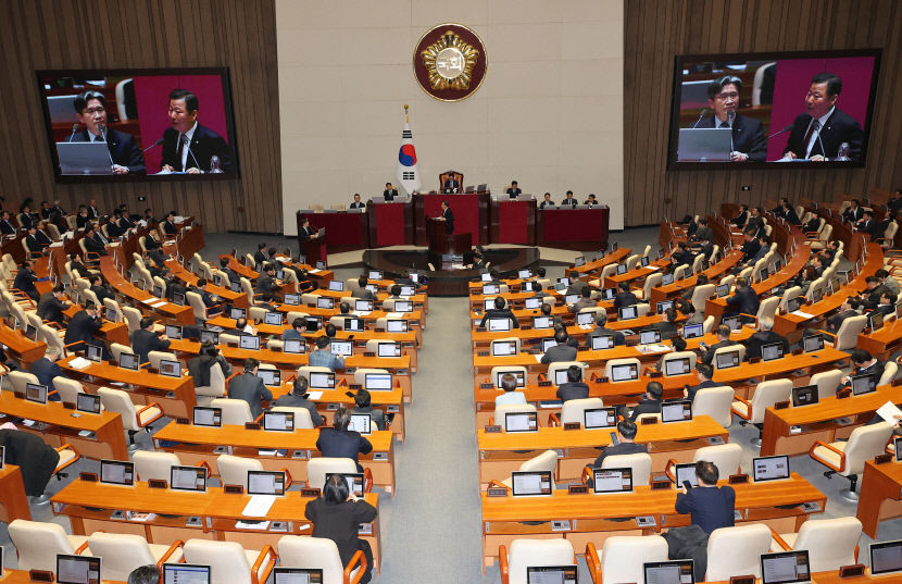 여야 비상 계엄·여객기 참사 현안질의에서 정면 충돌