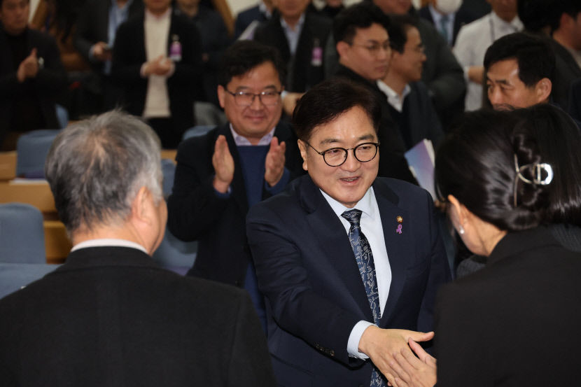 [尹대통령 체포] 尹 체포에 대통령실 긴급회의, 국회의장 국정협의체 강조…최상목은 침묵