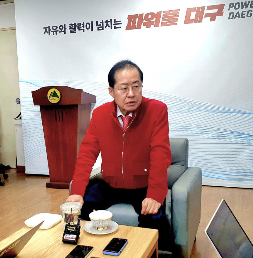 홍준표 트럼프 리더십 장점은 정책 결정 방식…북핵 문제 다급
