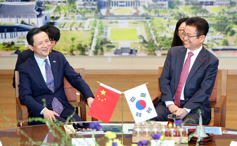 시진핑 주석 경주로… 이철우, 中대사에 APEC 참석 요청