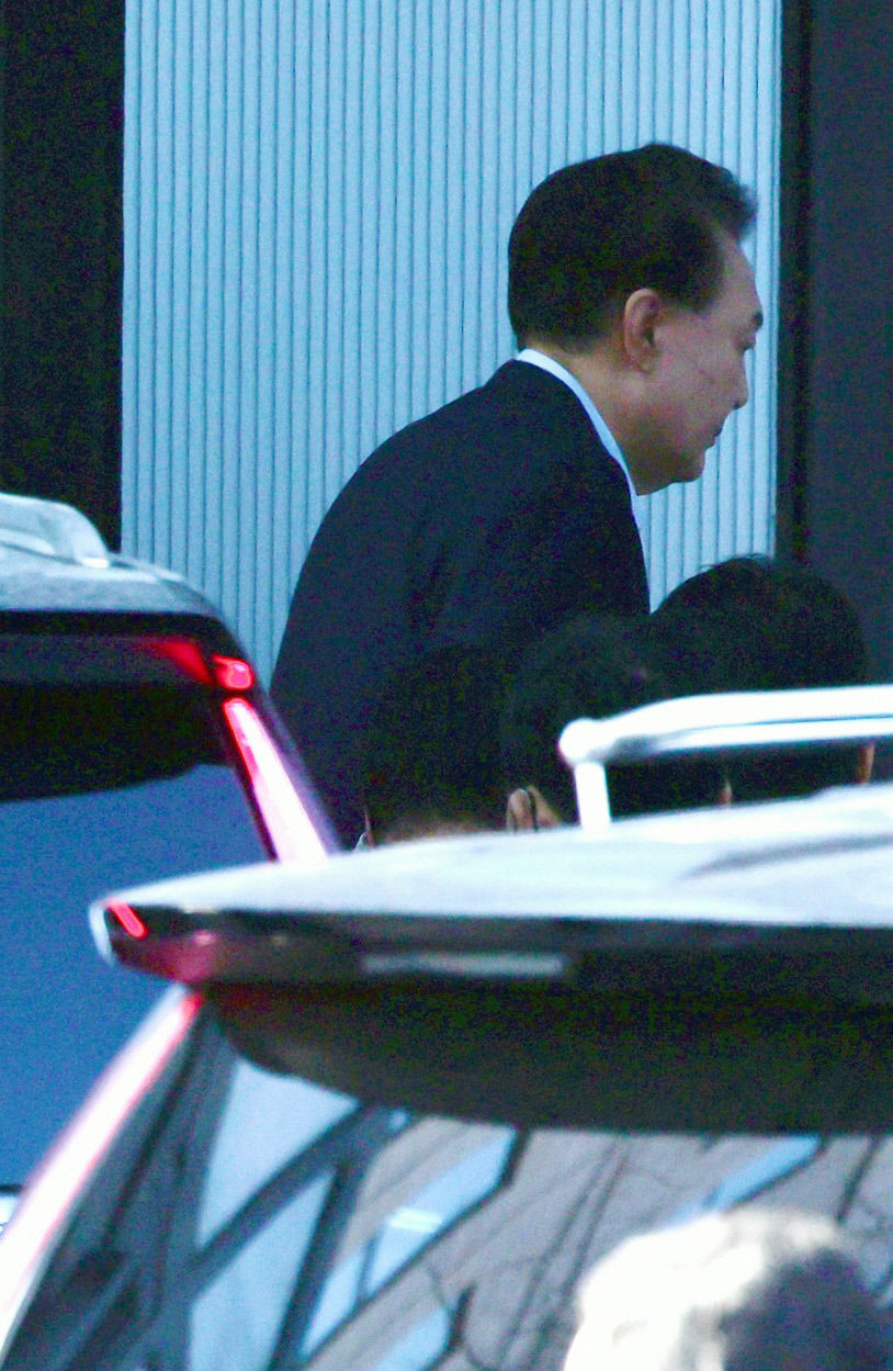 윤 대통령, 구속심사 출석…현직 대통령 최초