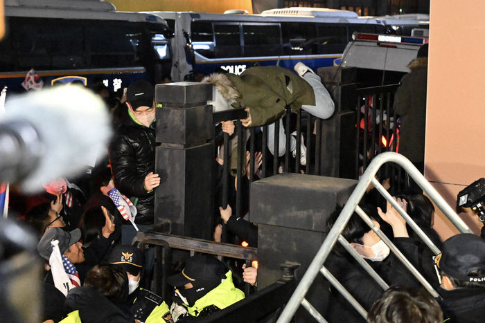 최상목,서울서부지법 폭력사태에 법치 훼손, 엄정 수사 지시(종합)