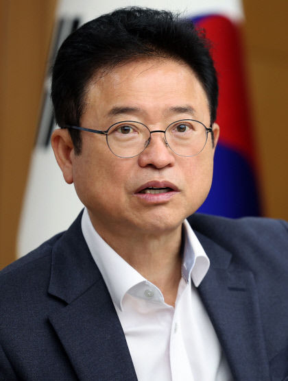 洪시장 참 어이없는 일…이 또한 지나가리라…李도지사 일당독점 국회, 양원제로 개헌해야