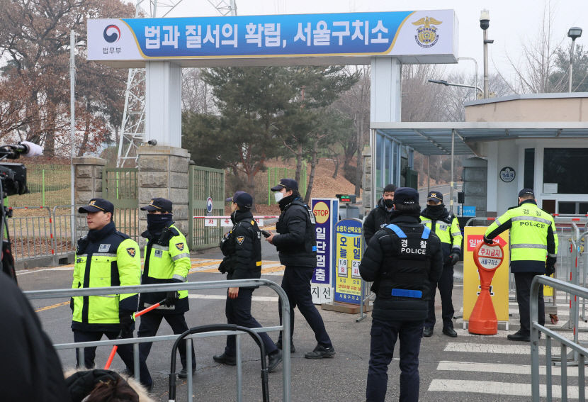 尹, 구속 후에도 공수처 출석 불응…강제구인·방문조사 이뤄질까