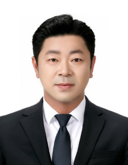 성주군지역 경북도 보궐선거 베테랑 정치인과 젊은 신인 정치인의 맞대결 양상