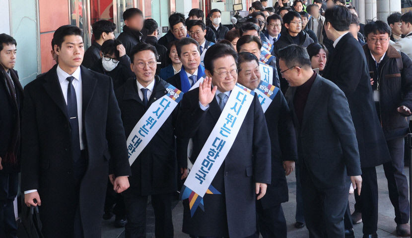 국힘·민주 지지율 오차범위내 접전…TK서 김문수 지지 21%