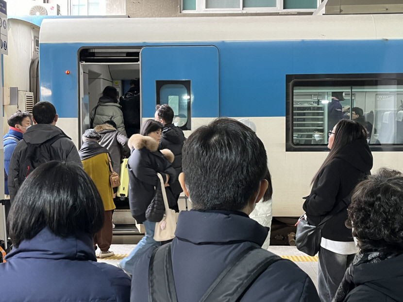 최장 9일 황금연휴 낀 설 명절 대경선·동해선 덕분에 고향 가는 길 편해졌어요