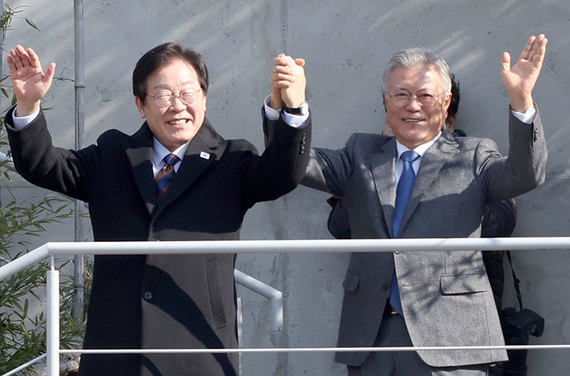 이재명, 문재인 전 대통령 예방… 통합과 포용 강조