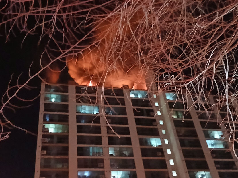 칠곡군 석적읍 18층 아파트 옥상 화재 발생