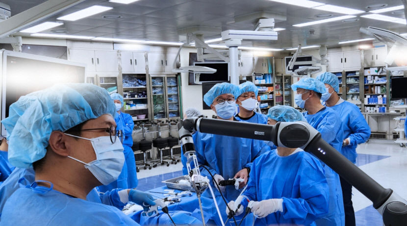 이롭, 수술 보조 로봇 ‘복강경 담낭 절제 수술 전임상시험’ 성공
