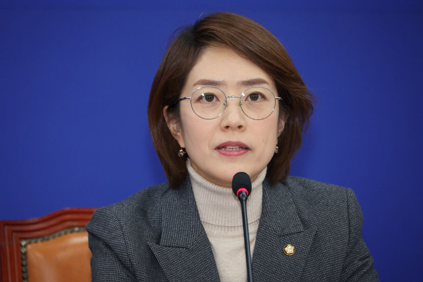 동덕여대 사태 두고 이준석, 고민정 정면충돌