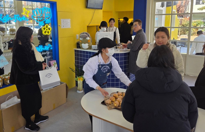 [Y르포] 대구에 들어선 신개념 세대 통합 베이커리카페 할로마켓 전국 1호점 가보니