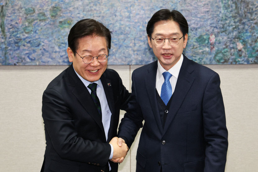 이재명 비명계 끌어안기 시동…김경수 팬덤 정치 극복해야 李 공감해