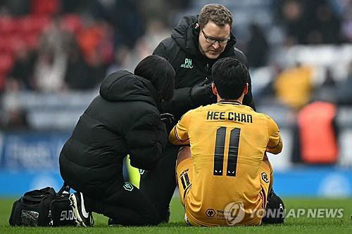 황희찬 부상으로 전열 이탈…2~3경기는 뛸 수 없을 것으로 전망