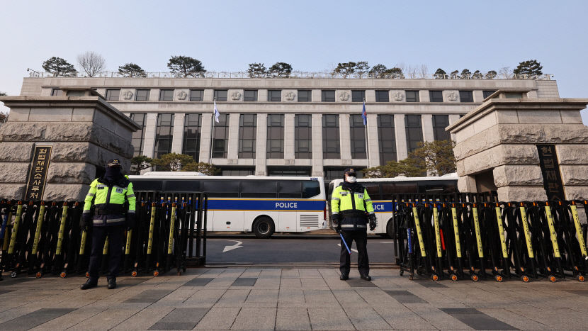 사법부 압박 나선 국힘 중진들 대통령 방어권 보장해야
