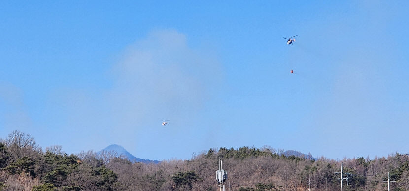 안동시 서후면의 한 야산에서 산불 발생