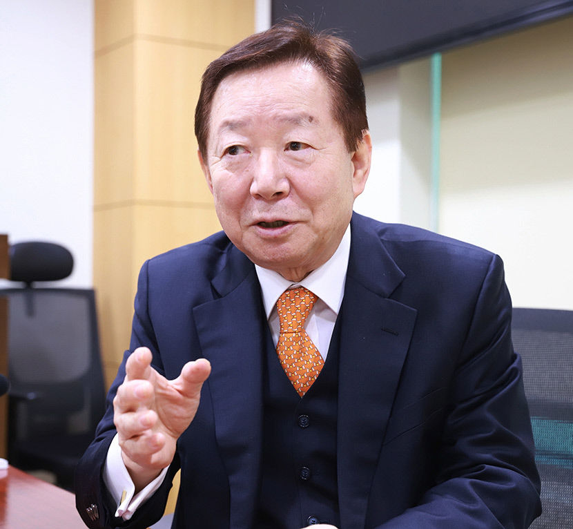 성낙인 전 서울대 총장 국회·정부 함께 가도록 이원정부제 개헌을
