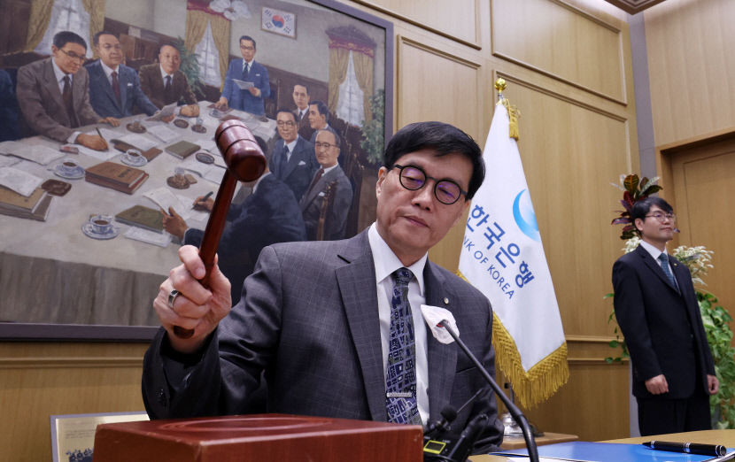 한은, 금리 2.75%로 하향조정…경기 부양 필요 판단(종합)