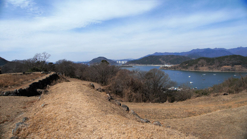 [주말&여행] 경남 창원 진해구 안골동, 임란때 조선수군 승리한 안골포 해전 현장…왜군이 쌓은 성 남아
