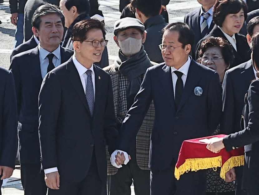 조기대선 가능성에 본격 행보 나선 여야 대권주자들