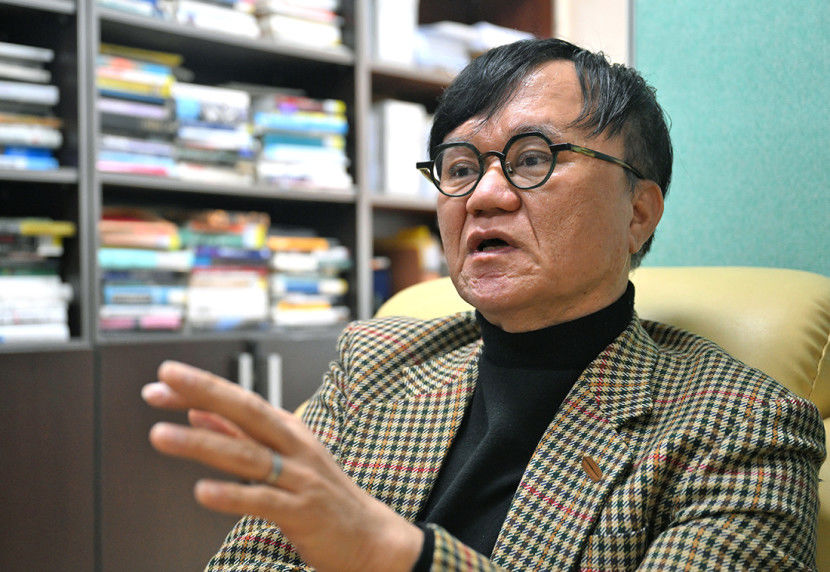 위기에 빠진 공화국...與는 보수의 가치 재구성하고 野는 청년표심 기억을