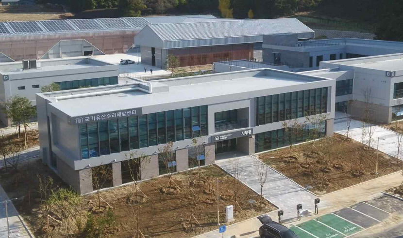국가유산 복원, 이제 국산 목재로…봉화 국가유산수리재료센터, 2천413주 비축