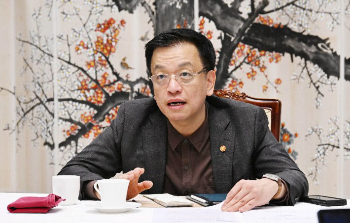 최상목 외화 유출입 규제 합리화 추가방안 마련하라