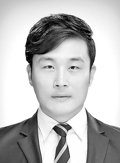 [취재수첩] 가벼워진 정치