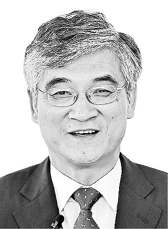 [홍덕률의 세상읽기] 나라가 무너지고 있다