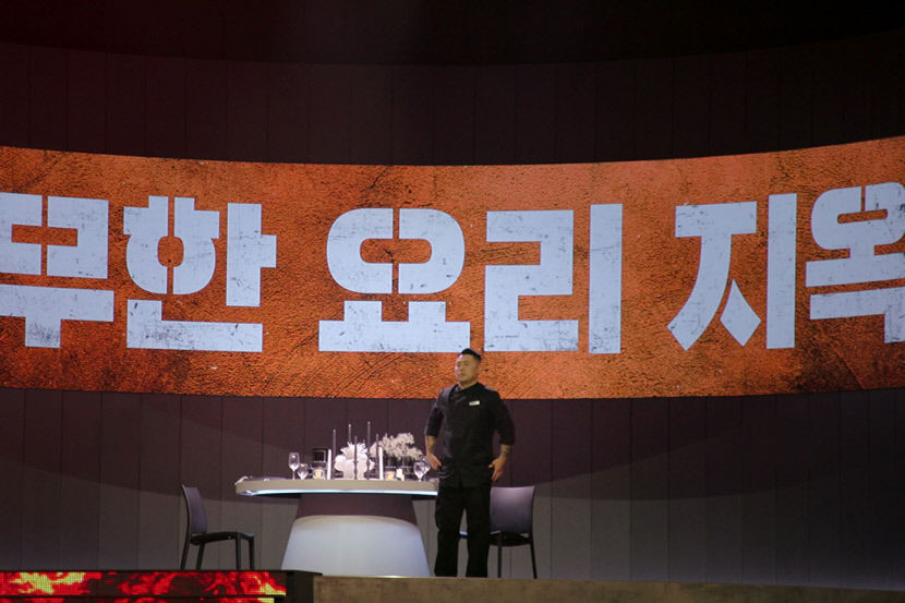 넷플릭스 고생끝…영화관은 벼랑끝