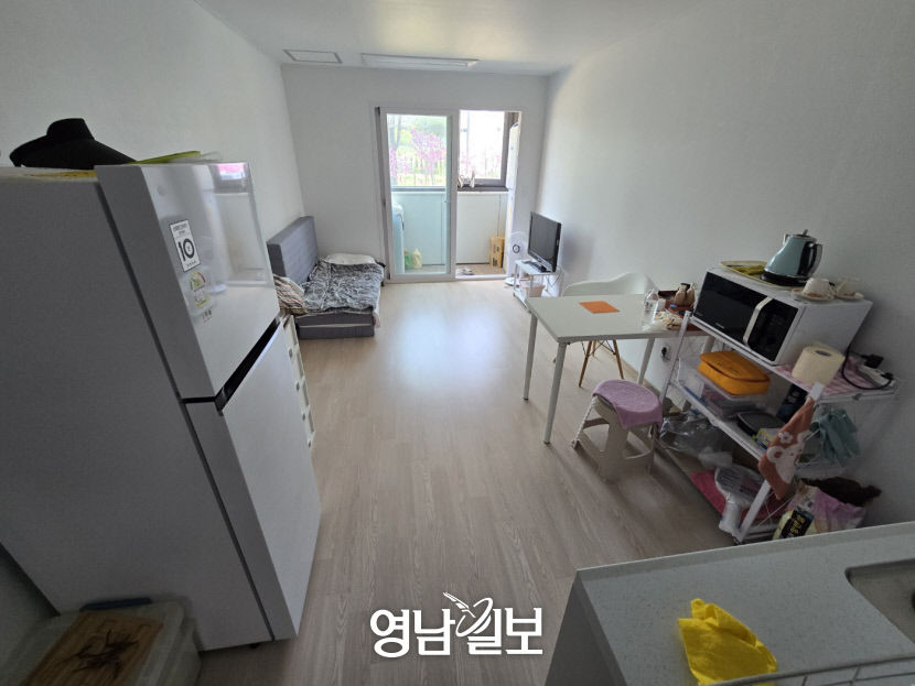TV 안돼 세상소식 깜깜, 감옥살이 같아…안동 이재민 임시주택 가보니