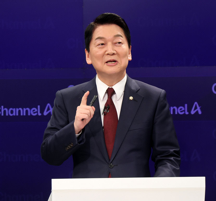 김문수 尹탄핵 배신자 강공에 한동훈 보수 살렸다 맞불