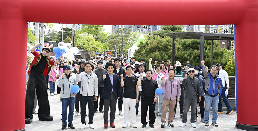1시간 코스 1만보 적절해…풍경 감상, 건강도 챙겨 엄지척