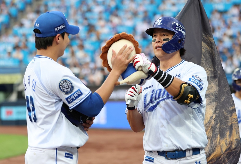 <b>삼성</b> 라이온즈 불뿜은 방망이…<b>두산</b>에 12:1로 승리