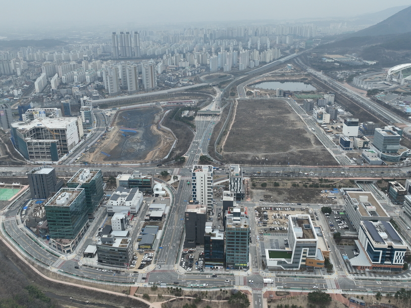 [단독] SK, 수성알파시티 'AI 데이터센터' 손뗐다...호남 몰아주기에 ... - 뉴스 썸네일 이미지