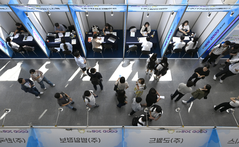 [청년이 남는 도시의 조건 ①] "일자리 없냐고요? '성장할' 일자리가... - 뉴스 썸네일 이미지